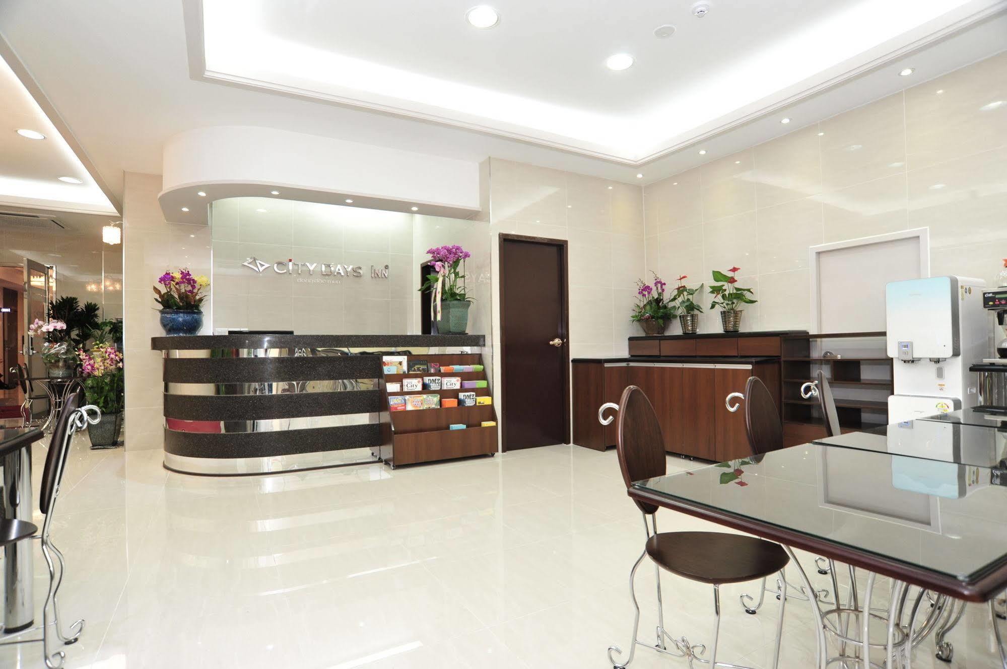 Global Inn Seoul Dongdaemun City Days Inn Exterior photo